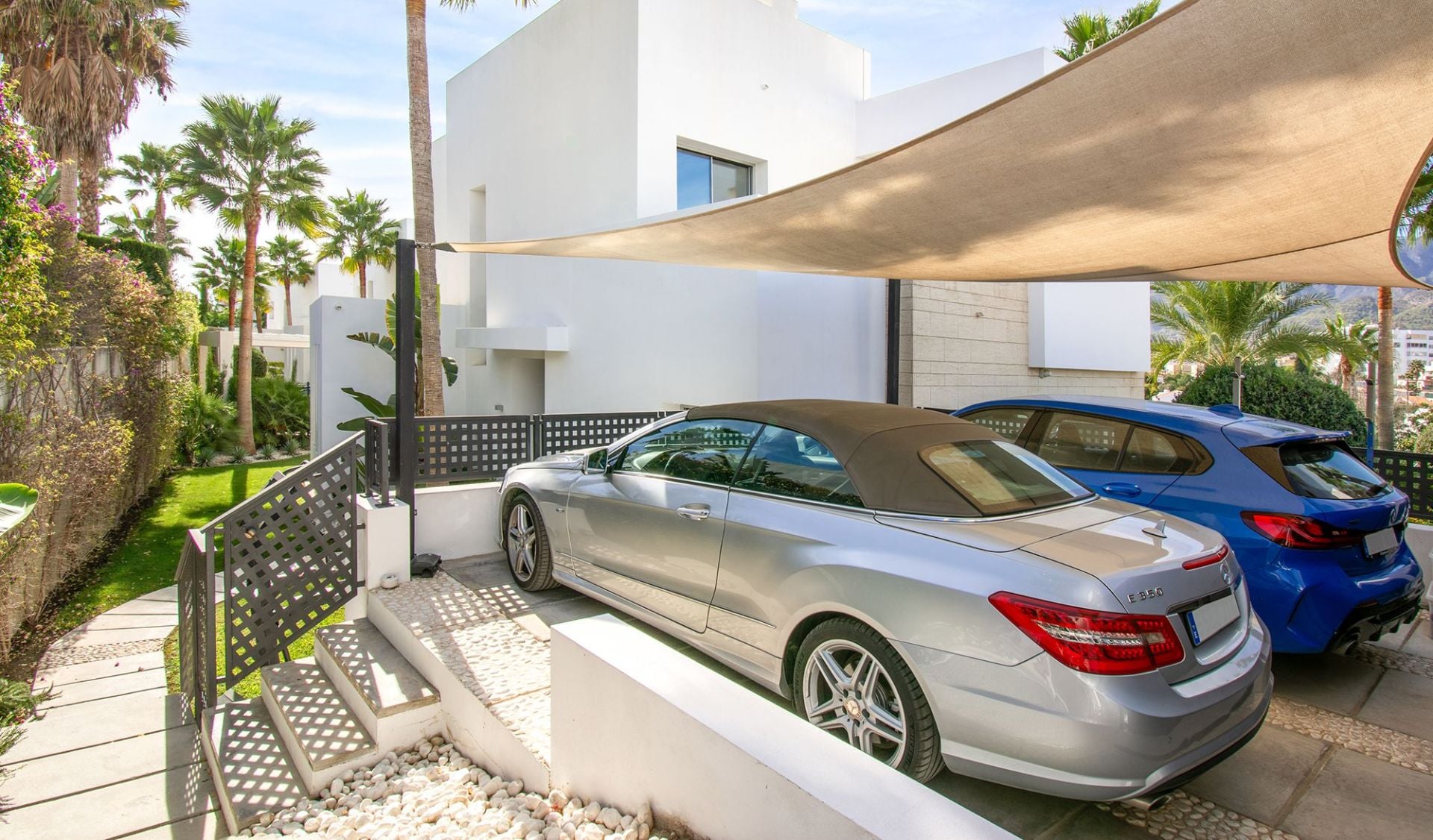 3 спални, 3 бани - Вила за продажба в Rio Real, Marbella