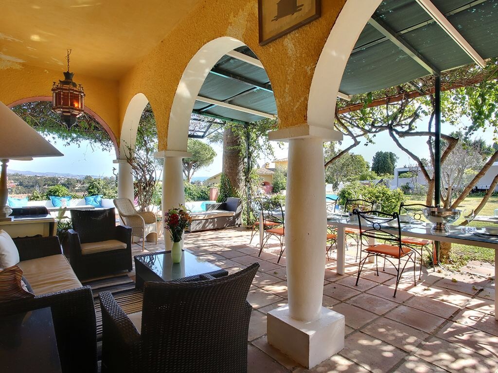 4 Bed, 4 Bath - Villa for Sale in Nueva Andalucia, Marbella