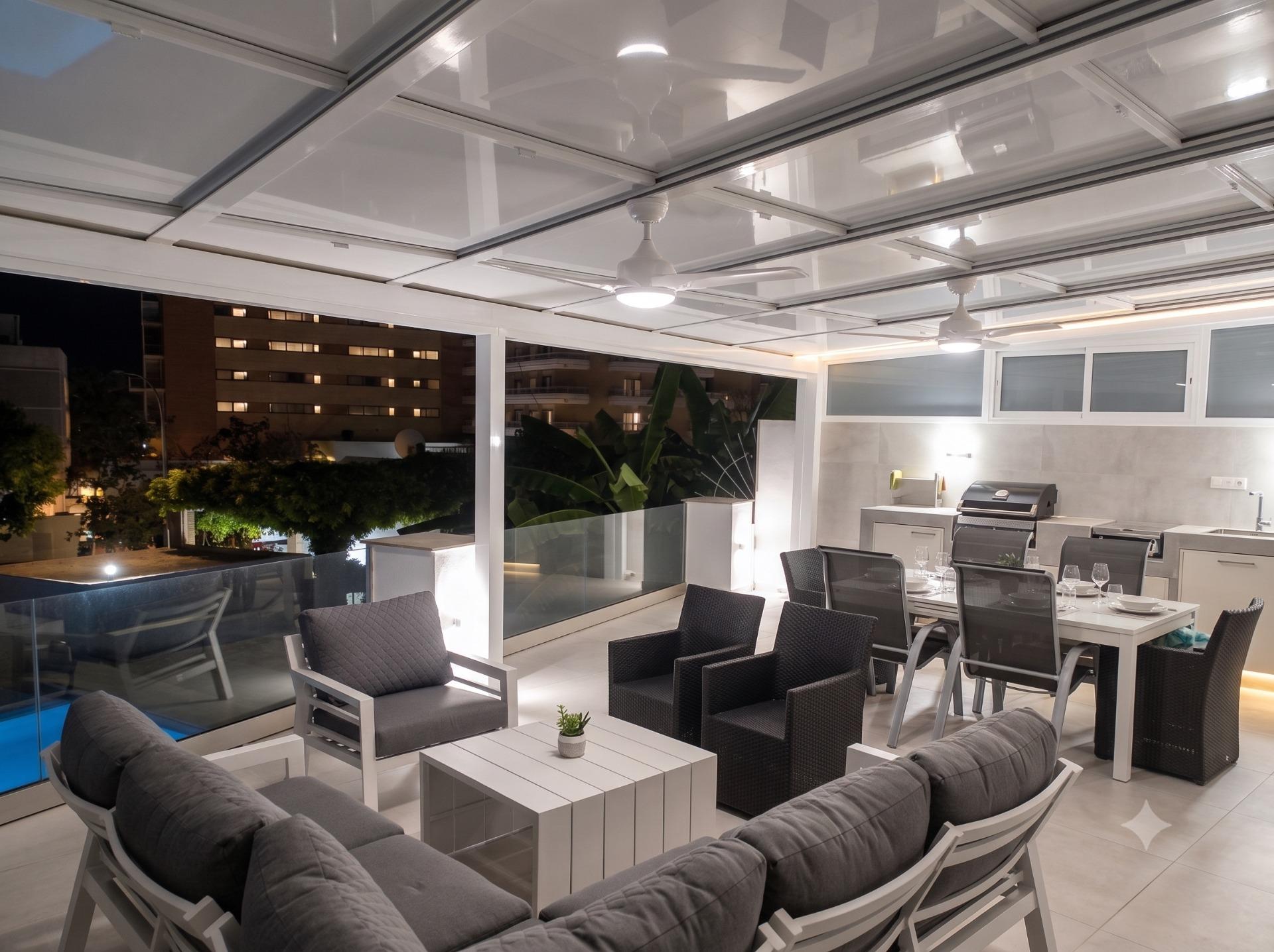 Piso de 3 Dormitorios en venta en El Bajondilo, Torremolinos