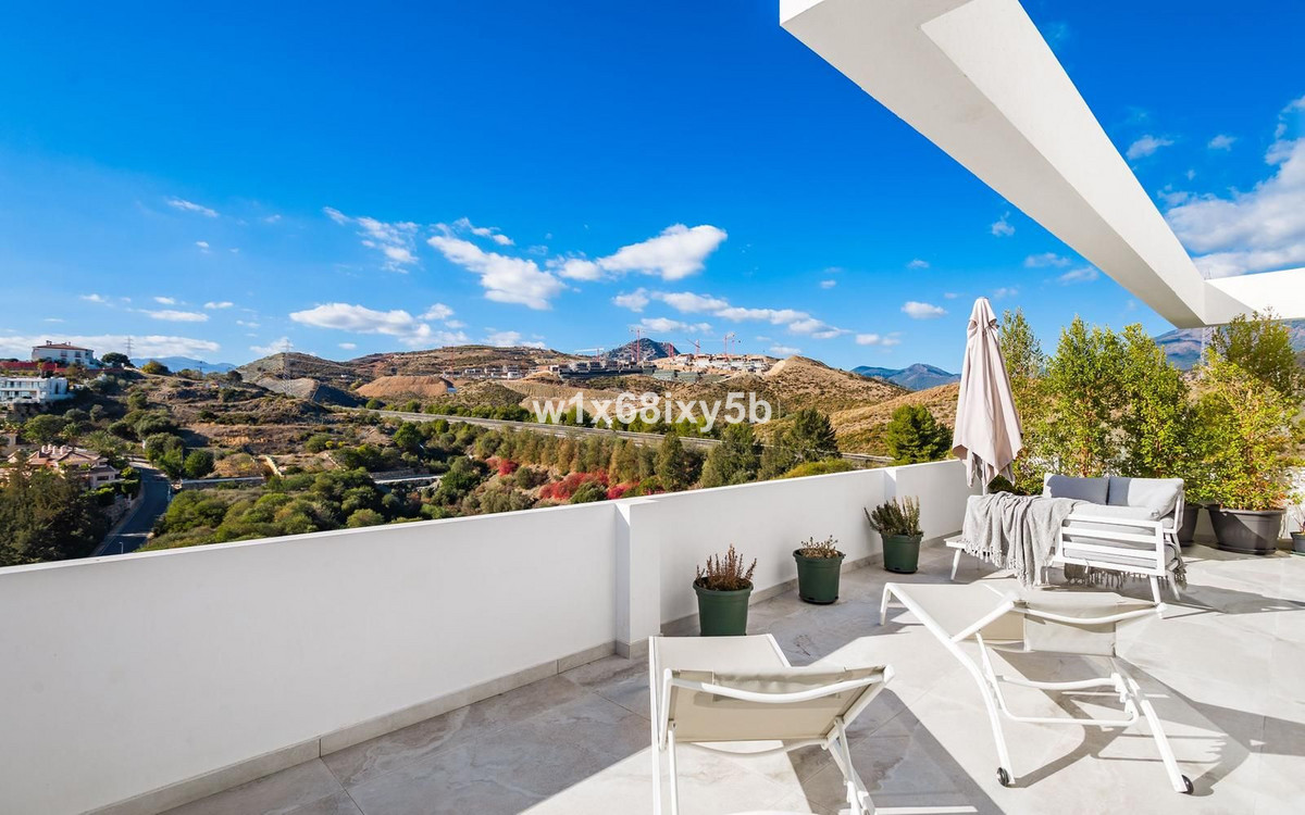 5 Bed - Villa for Sale in Benahavis
