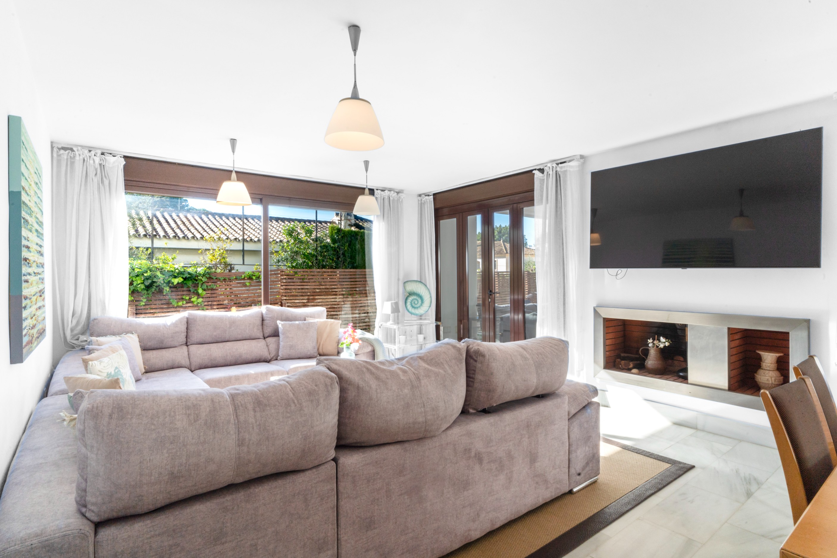 Casa de 7 Dormitorios en alquiler vacacional en Milla de Oro, Marbella