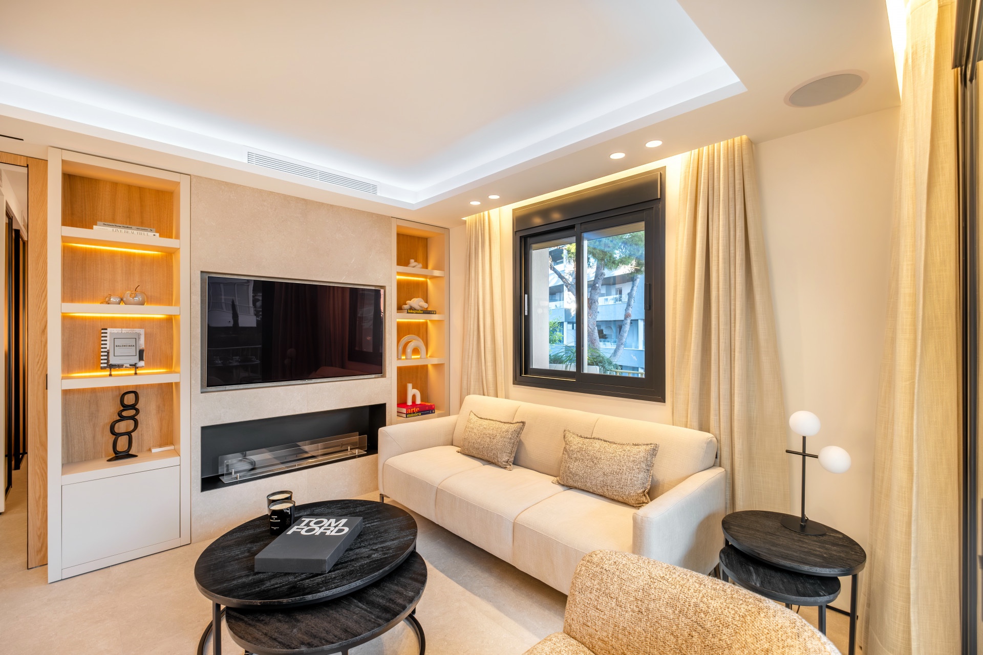 2 Bed - Apartment for Sale in Nueva Andalucia, Marbella