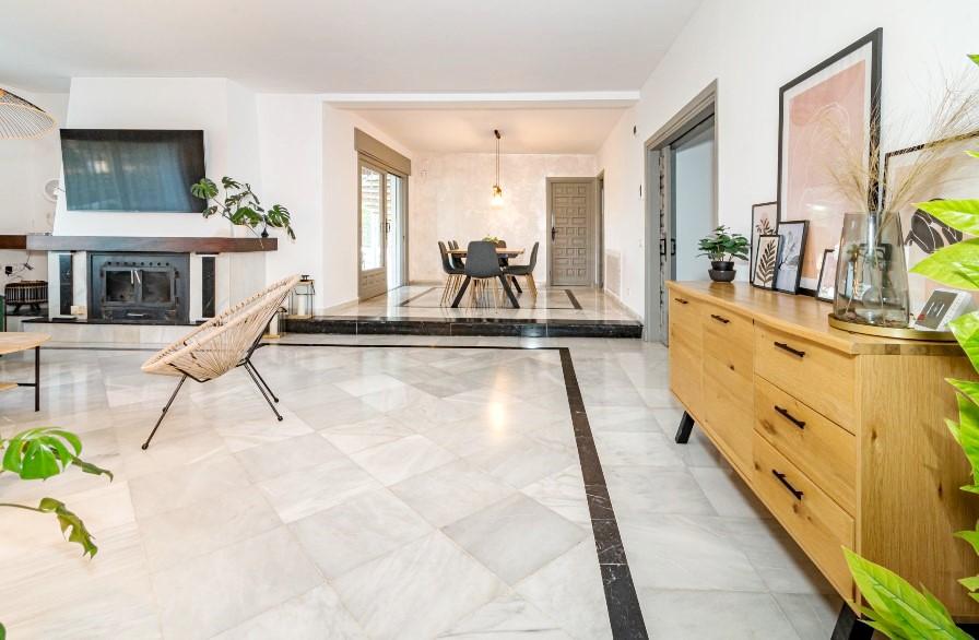 6 Bed - Villa Holiday Rental in Marbella Centre