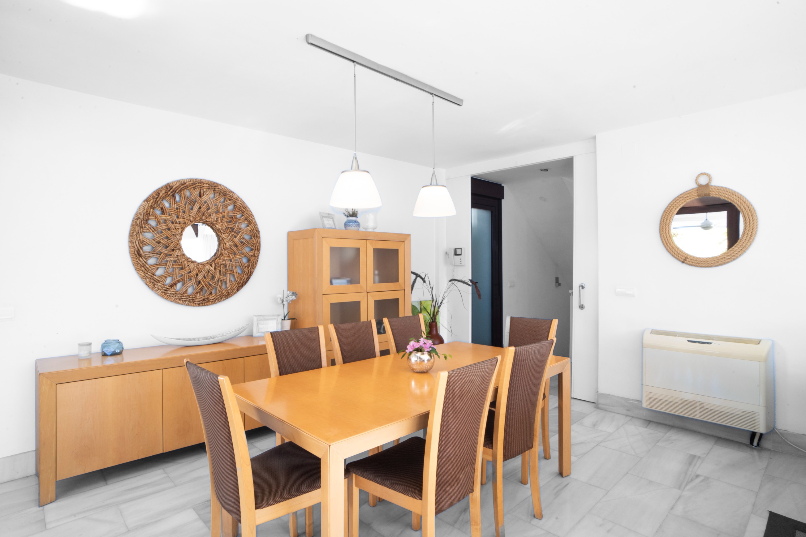 Casa de 7 Dormitorios en alquiler vacacional en Milla de Oro, Marbella