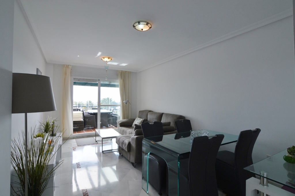 Ático de 2 Dormitorios en alquiler vacacional en Nueva Andalucía, Marbella