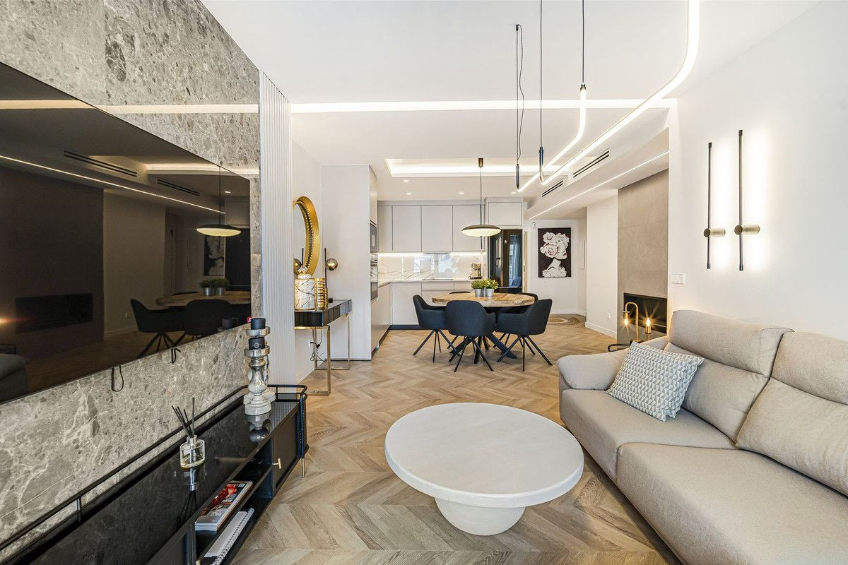 Piso de 3 Dormitorios y 2 Baños en alquiler en Nueva Andalucía, Marbella