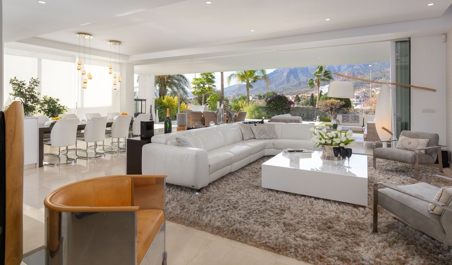 3 спални, 3 бани - Вила за продажба в Rio Real, Marbella