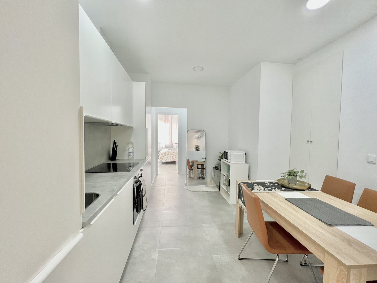 Piso de 15 Dormitorios en venta en Málaga