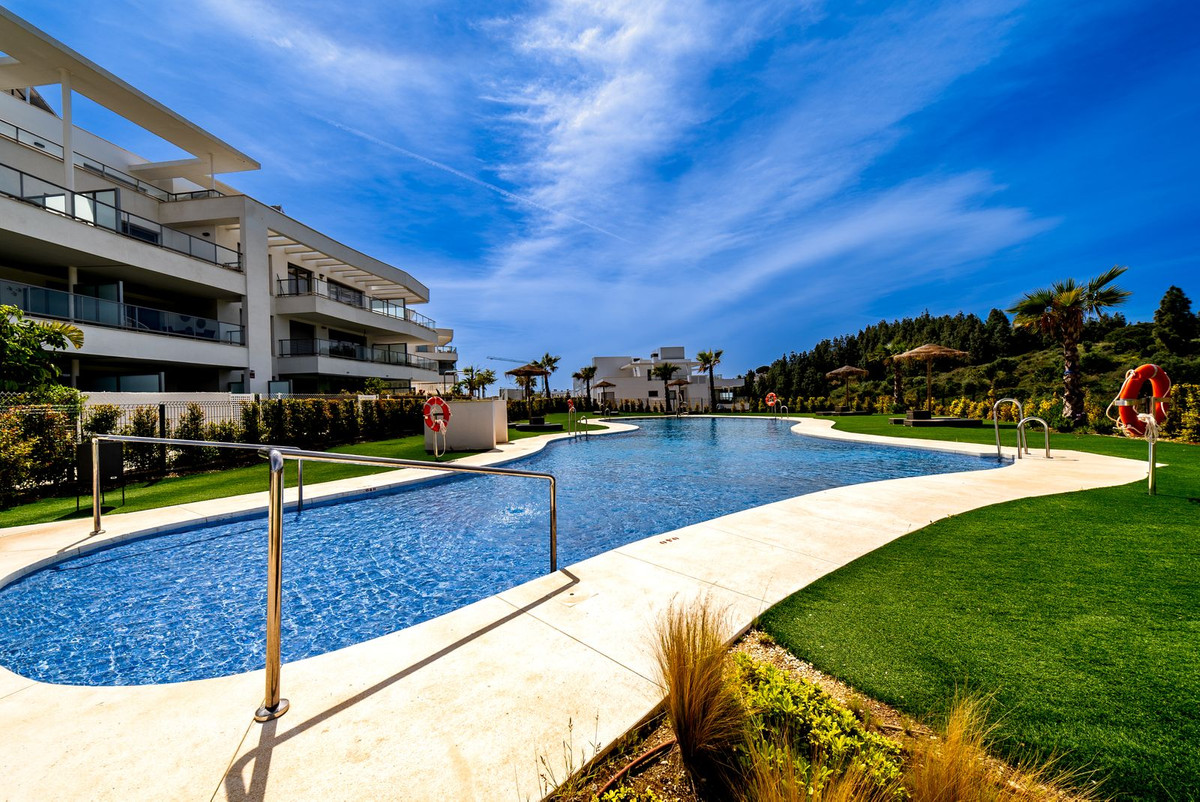Piso de 2 Dormitorios en venta en El Faro, Mijas
