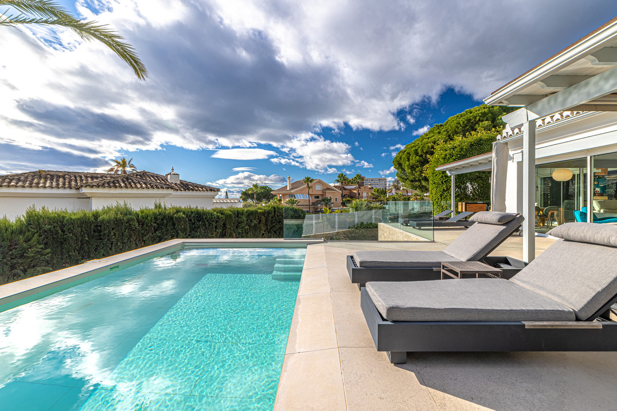 5 спални - Вила за продажба в Marbella