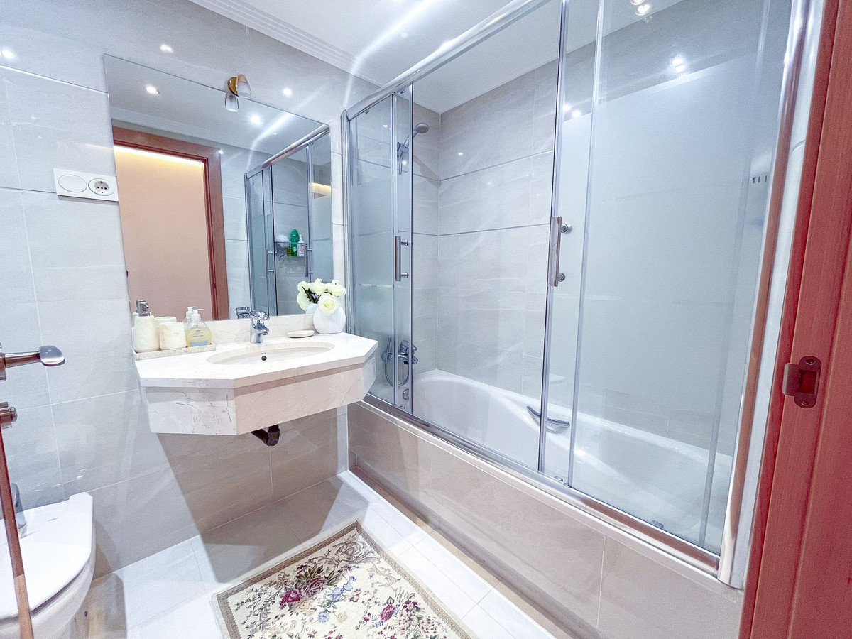 Piso de 3 Dormitorios y 2 Baños en venta en San Pedro de Alcántara