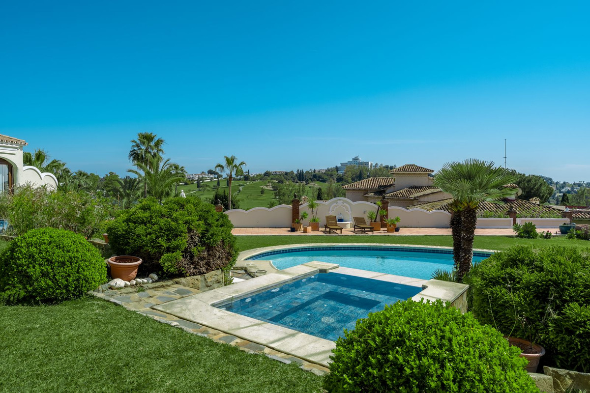 Casa de 4 Dormitorios y 4 Baños en venta en Benahavís