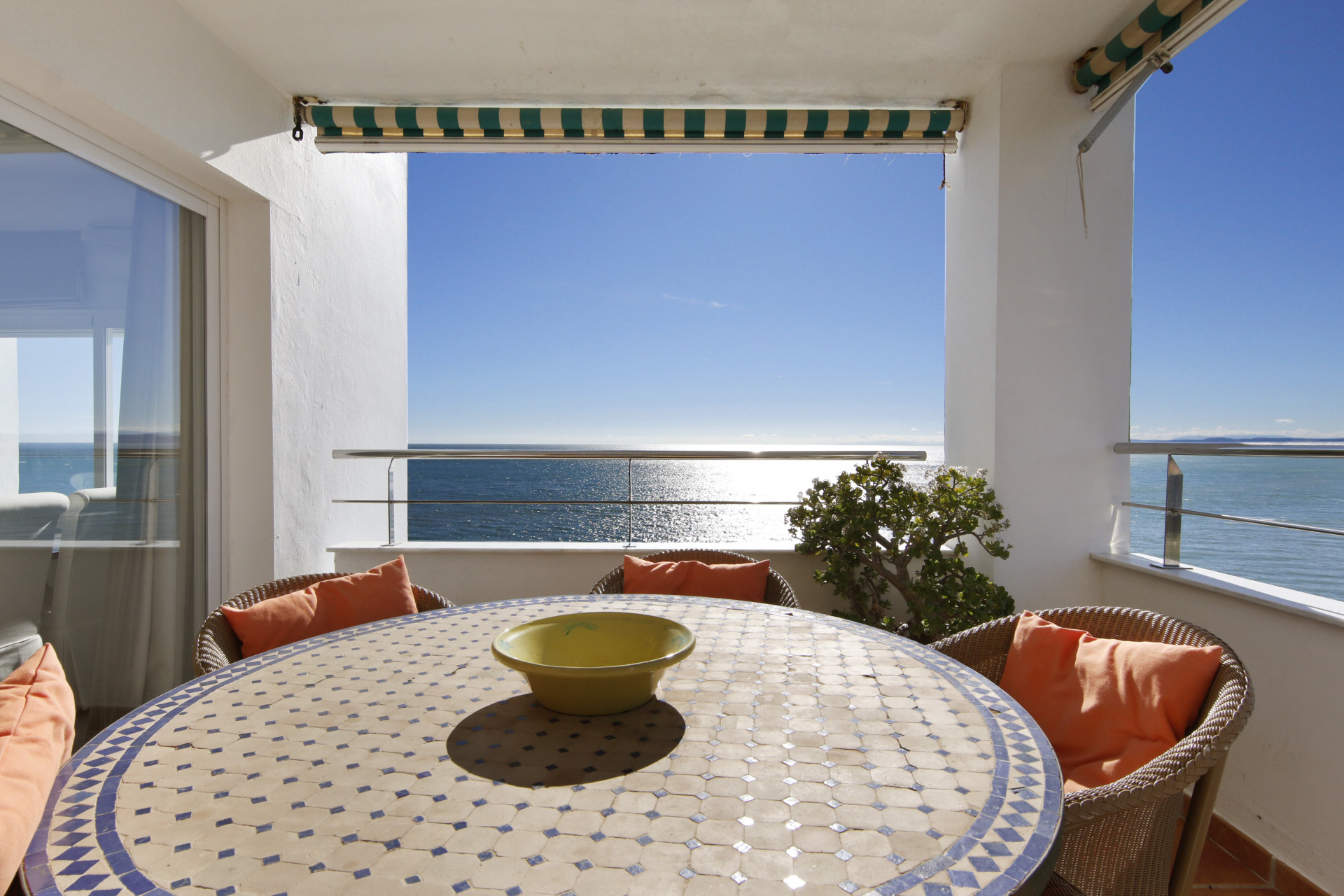 3 Bed, 2 Bath - Penthouse for Sale in La Alqueria, Estepona