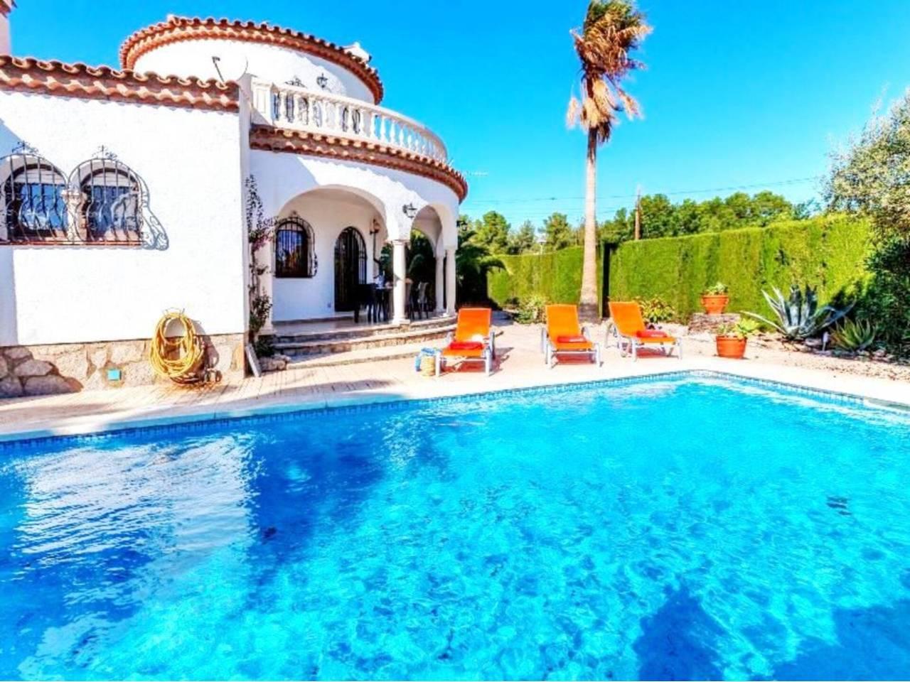 Casa Adosada de 3 Dormitorios en alquiler vacacional en Mont-Roig del Camp