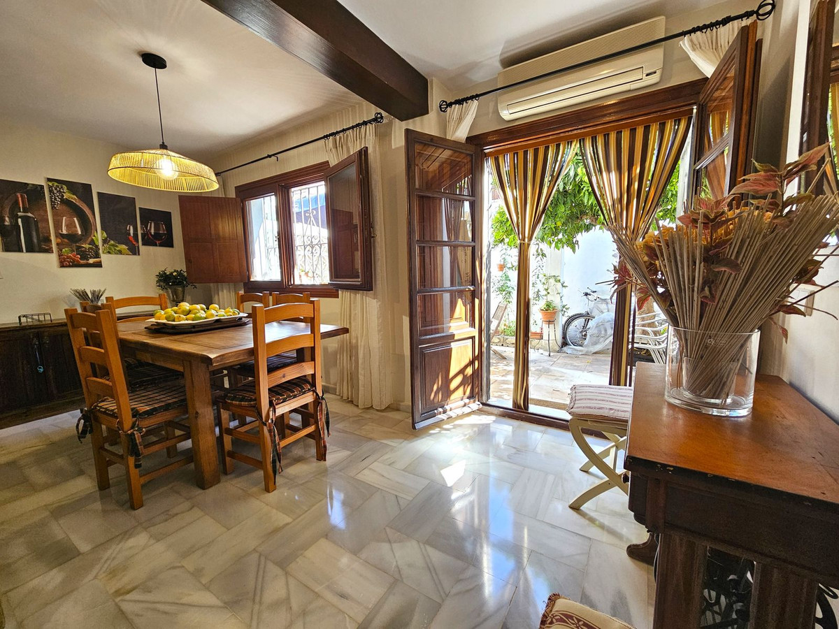 Casa Adosada de 3 Dormitorios y 3 Baños en venta en Benahavís