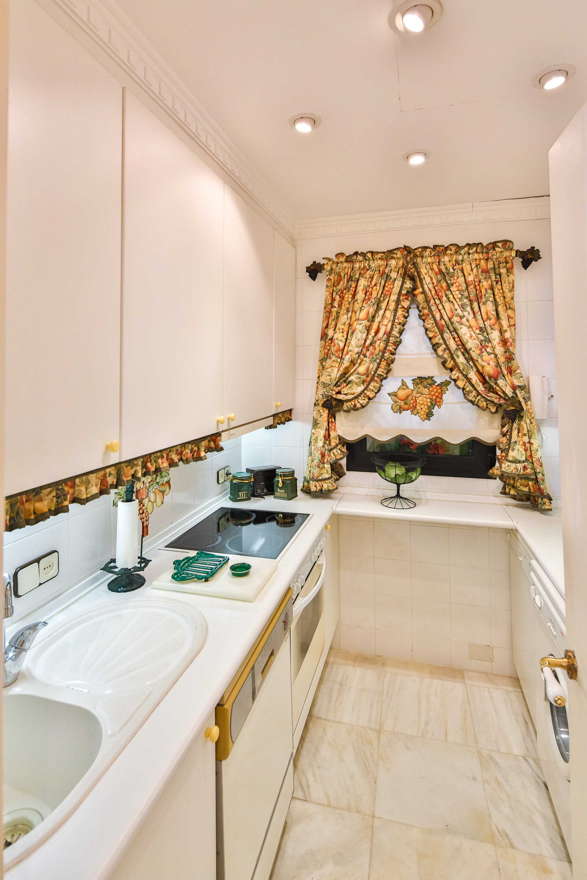 Piso de 3 Dormitorios en venta en Puerto Banús, Marbella