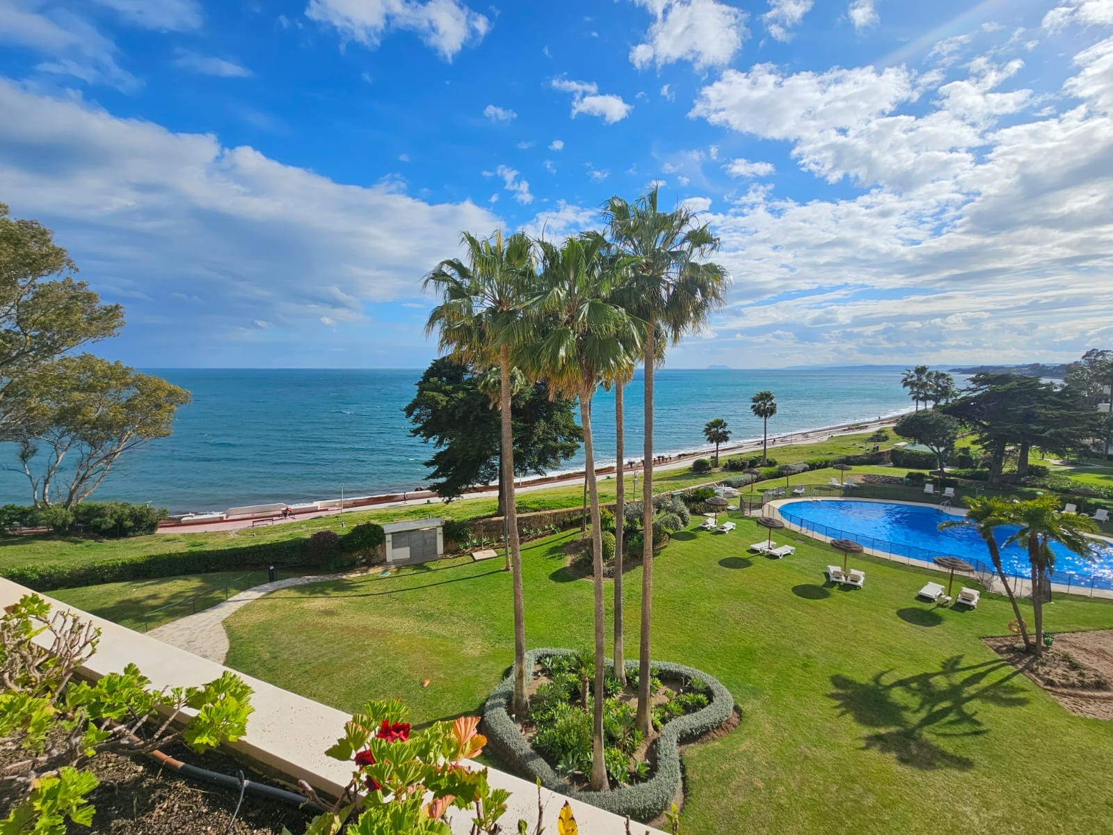Piso de 3 Dormitorios y 2 Baños en venta en Estepona