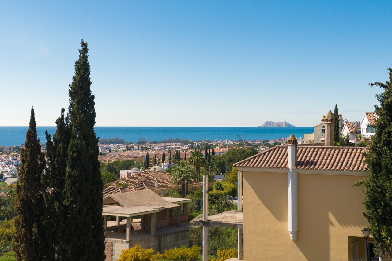 Terreno en venta en El Paraiso Alto, Benahavís