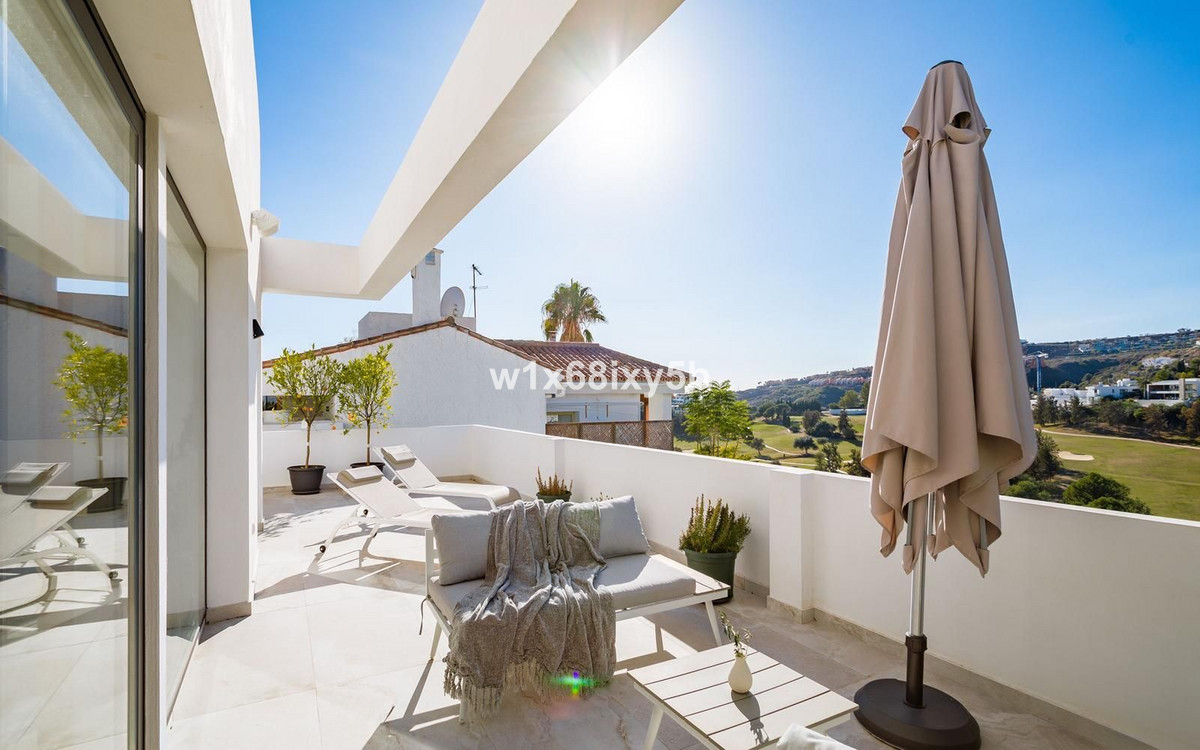 5 Bed - Villa for Sale in Benahavis