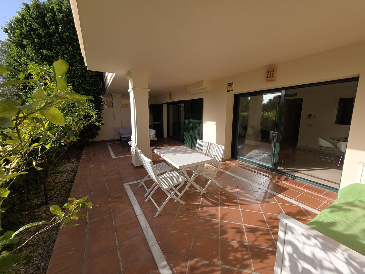 Piso de 1 Dormitorio en venta en Nueva Andalucía, Marbella