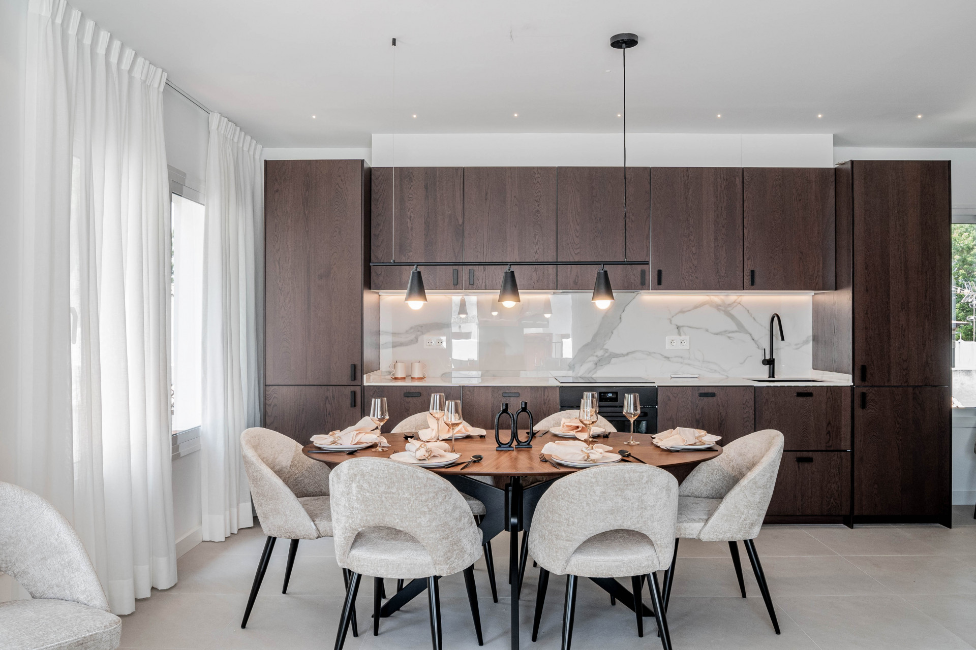 Ático de 4 Dormitorios y 4 Baños en alquiler en Nueva Andalucía, Marbella