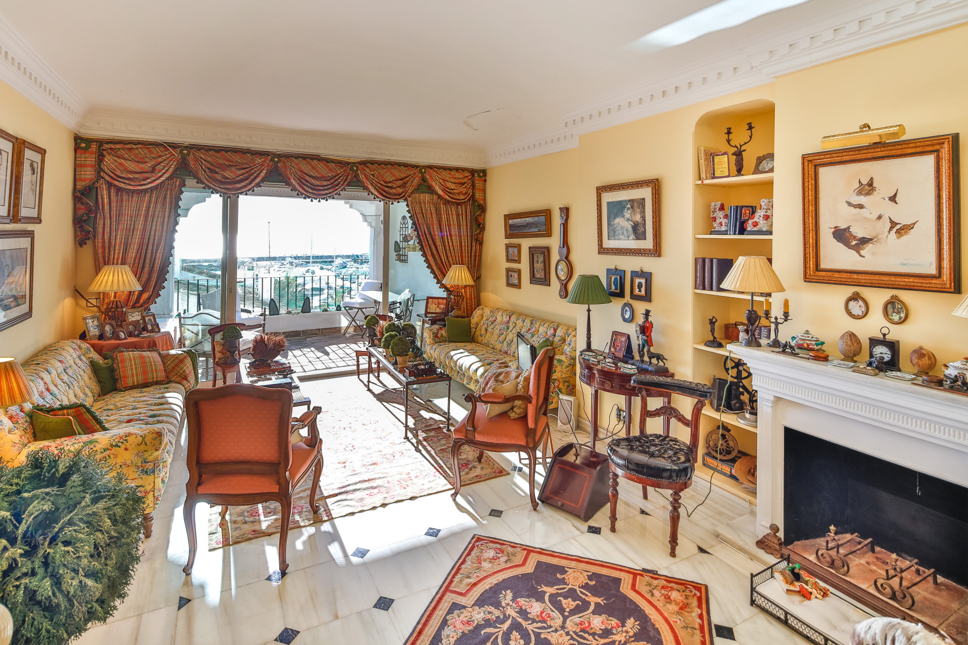 Piso de 3 Dormitorios en venta en Puerto Banús, Marbella