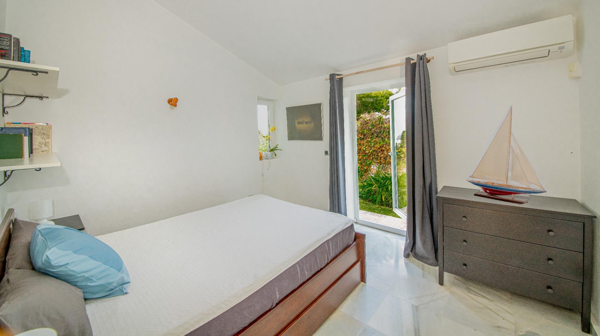 5 спални, 3 бани - Вила за продажба в Arroyo de la Miel, Benalmadena