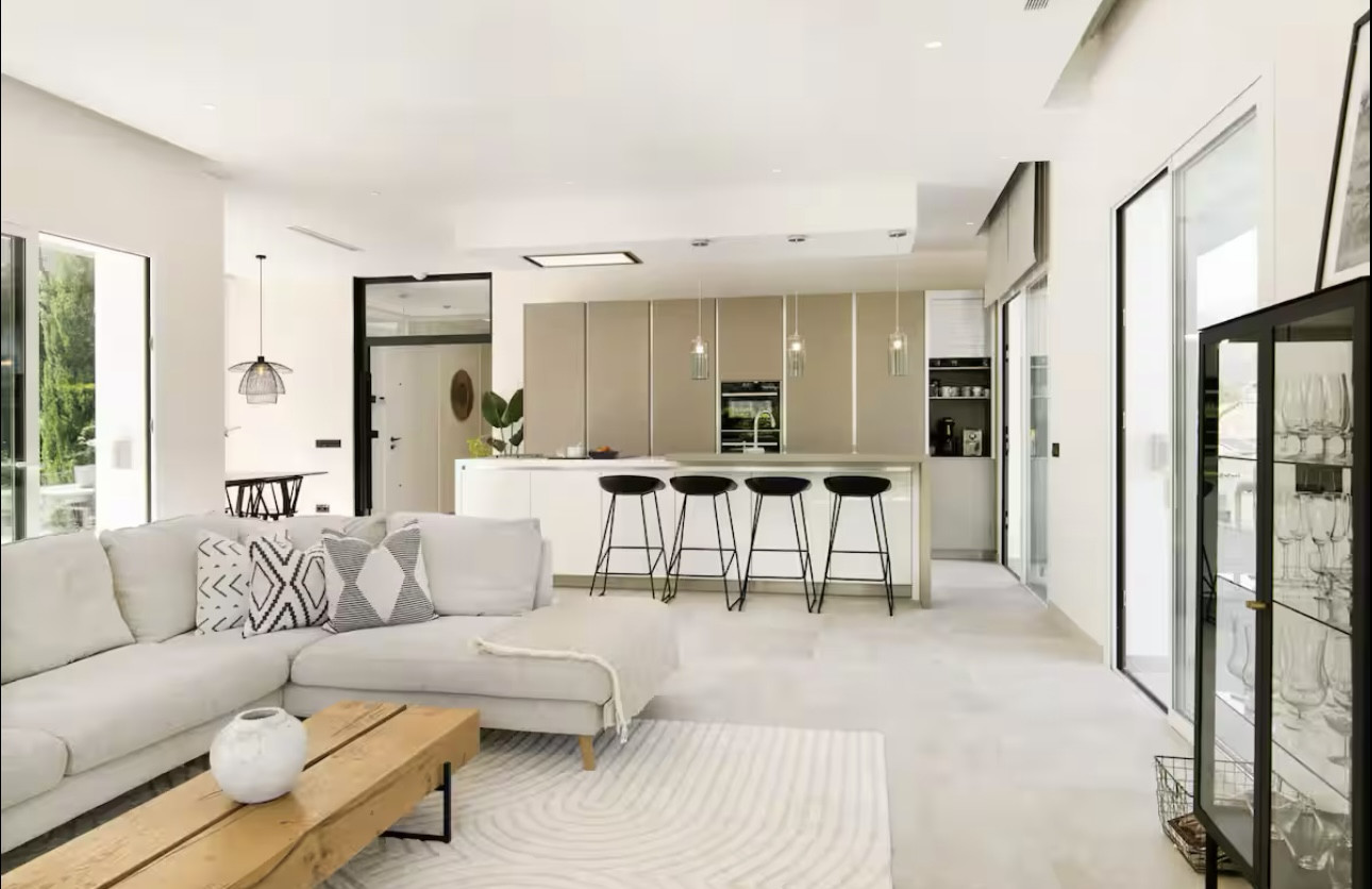 Casa de 5 Dormitorios en alquiler vacacional en Nueva Andalucía, Marbella