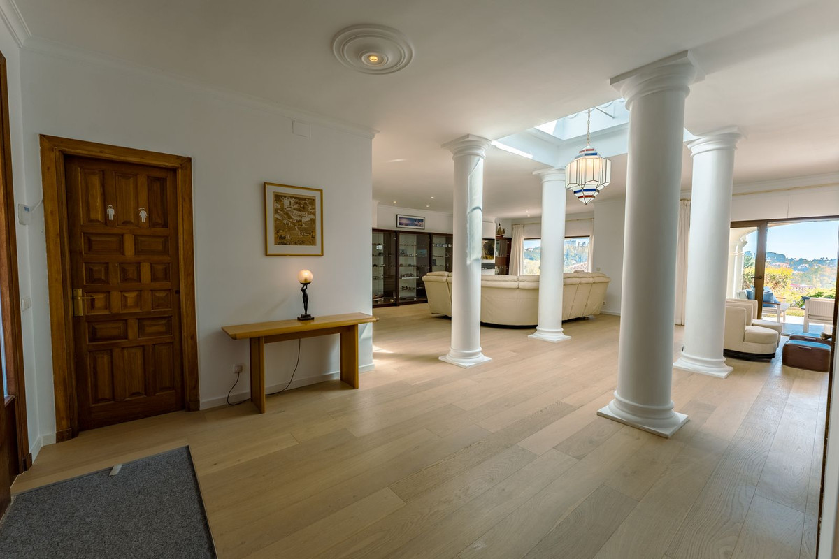Casa de 4 Dormitorios y 4 Baños en venta en Benahavís