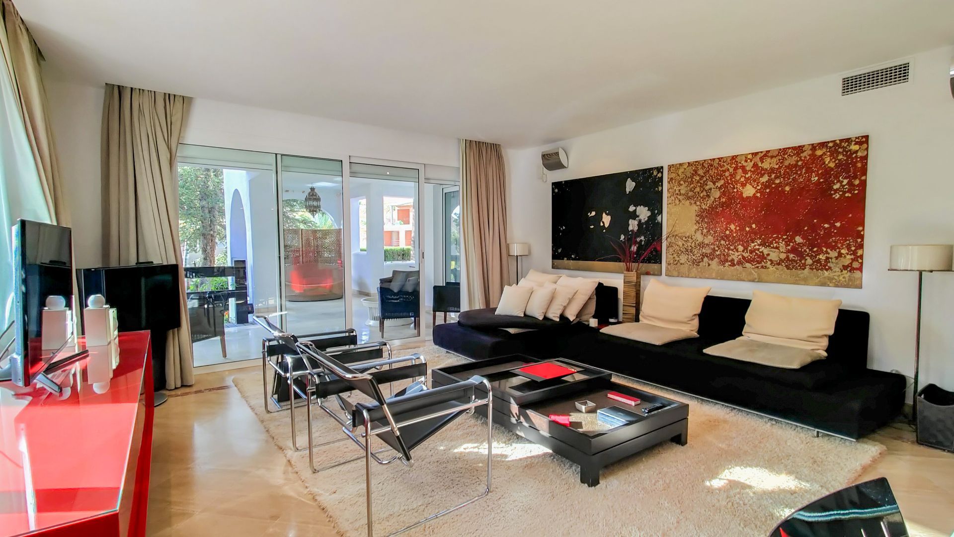 2 спални, 2 бани - Апартамент за продажба в Rio Real, Marbella