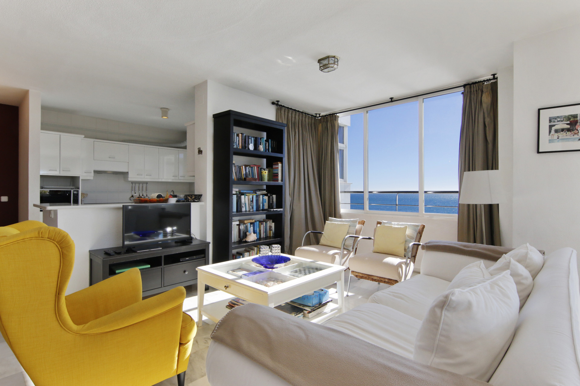 3 Bed, 2 Bath - Penthouse for Sale in La Alqueria, Estepona