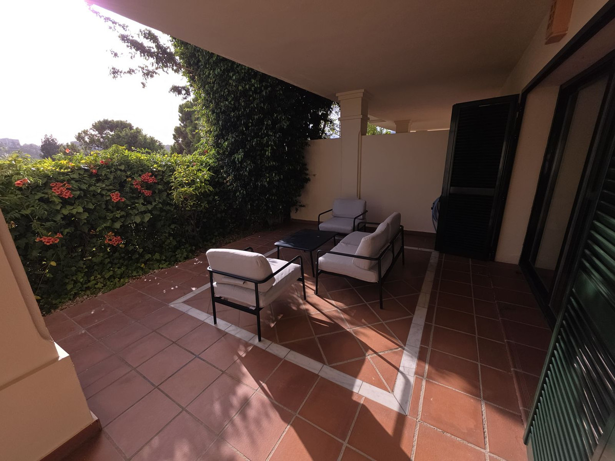 Piso de 1 Dormitorio en venta en Nueva Andalucía, Marbella