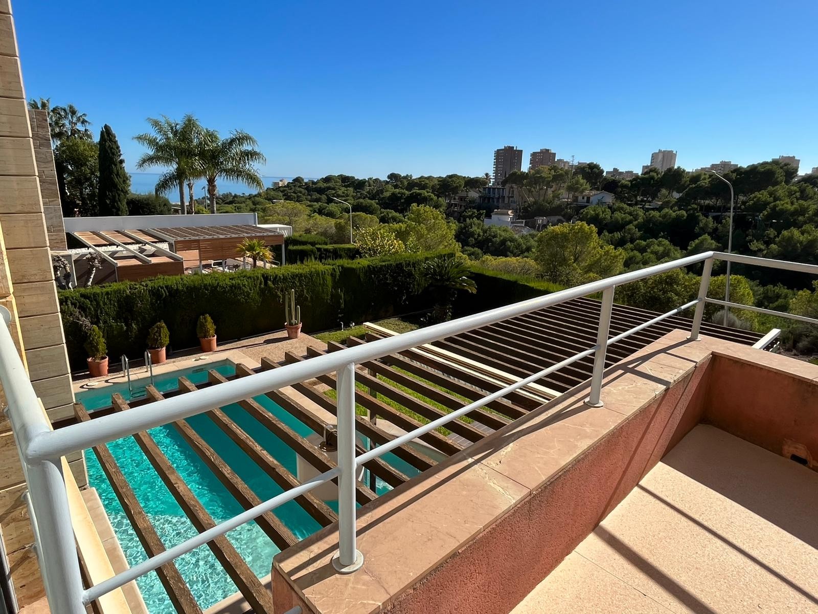 Casa de 4 Dormitorios en venta en Dehesa de Campoamor, Orihuela Costa