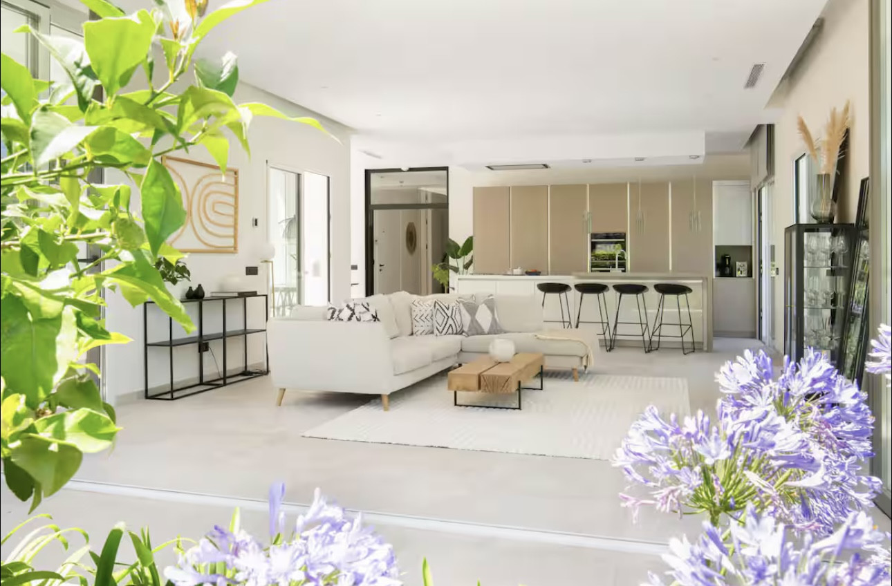 Casa de 5 Dormitorios en alquiler vacacional en Nueva Andalucía, Marbella