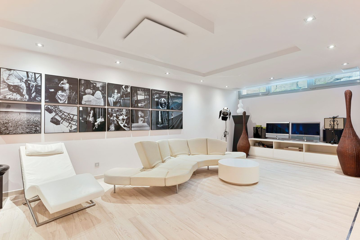 Casa Adosada de 4 Dormitorios en venta en Sierra Blanca, Marbella