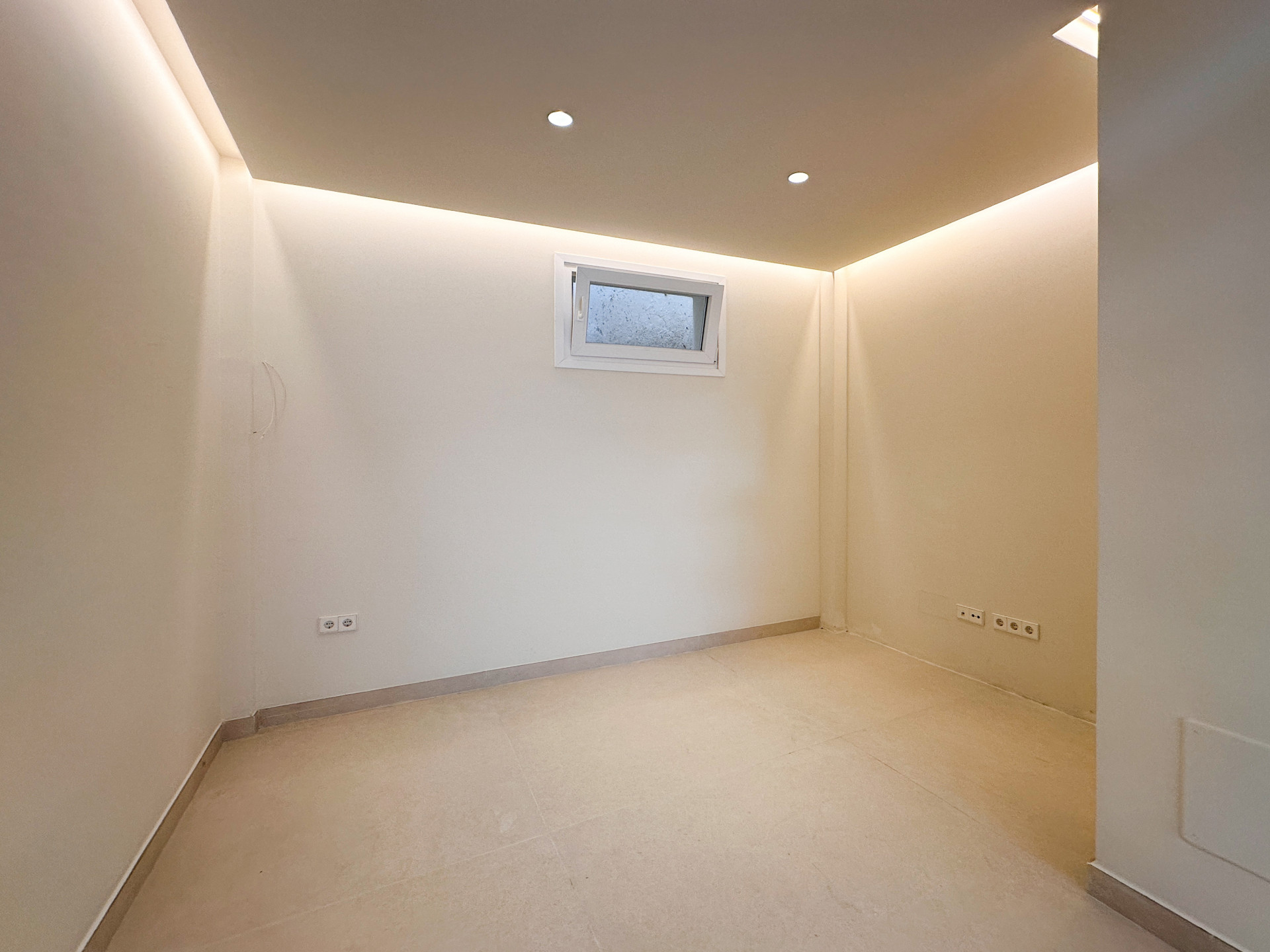 2 Bed - Townhouse for Sale in La Alqueria, Estepona
