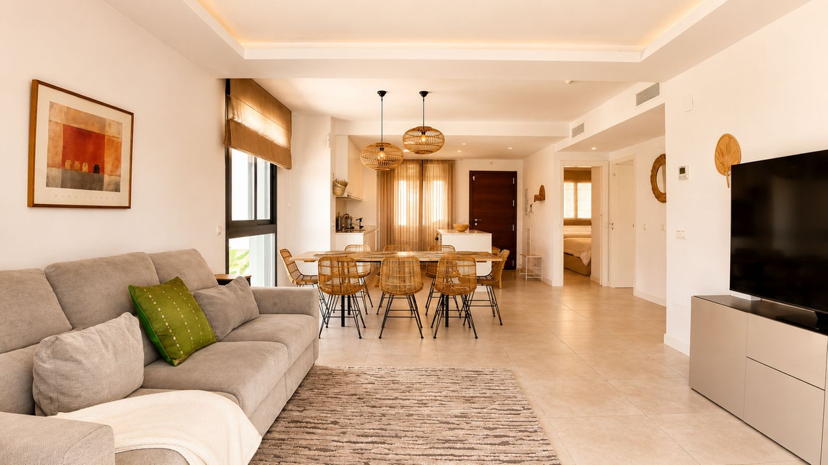 Piso de 2 Dormitorios y 2 Baños en venta en Estepona