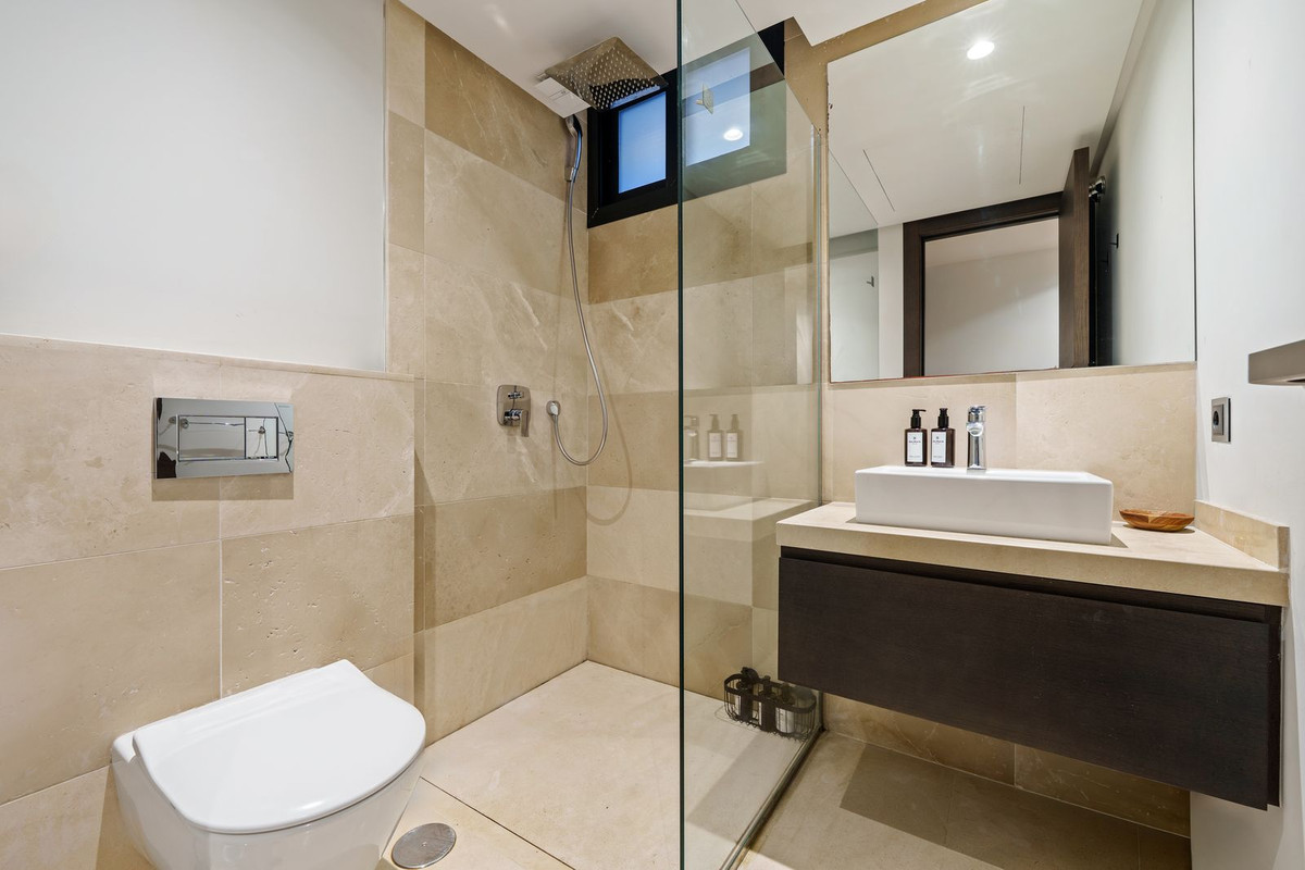 6 спални, 6 бани - Вила за продажба в Nueva Andalucia, Marbella