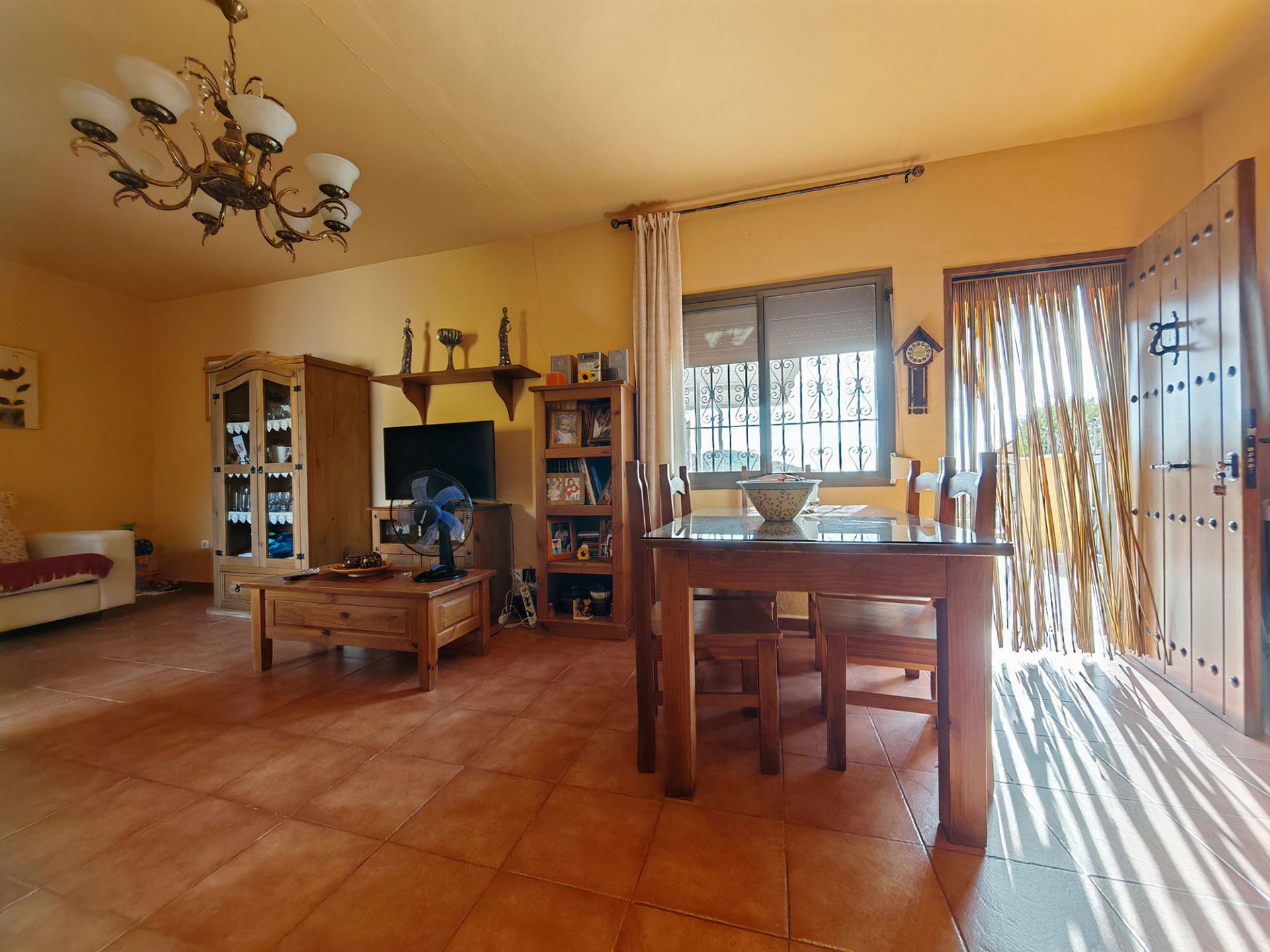 Finca de 3 Dormitorios en venta en Estepona