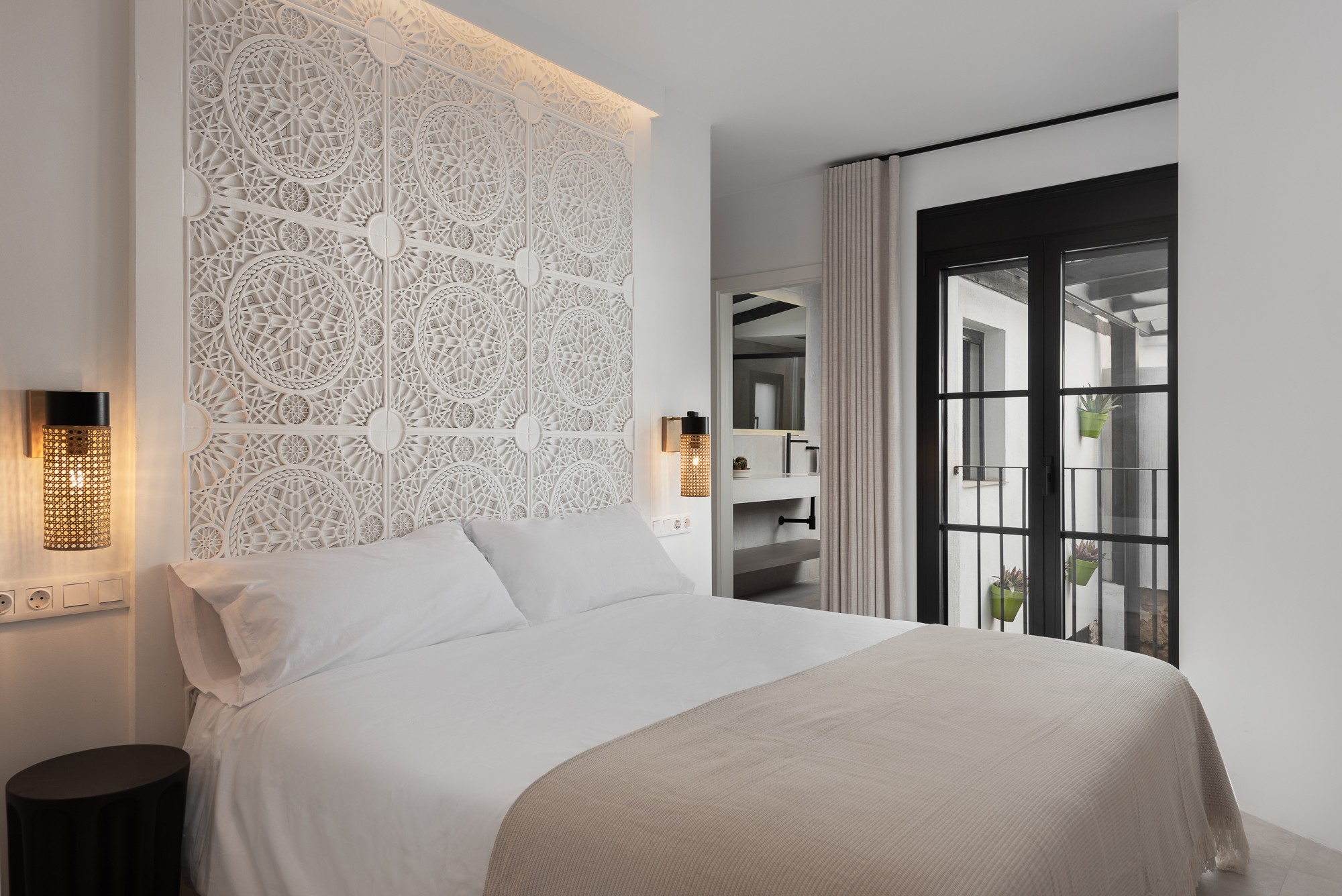 Casa Adosada de 5 Dormitorios y 5 Baños en alquiler vacacional en Marbella Centro