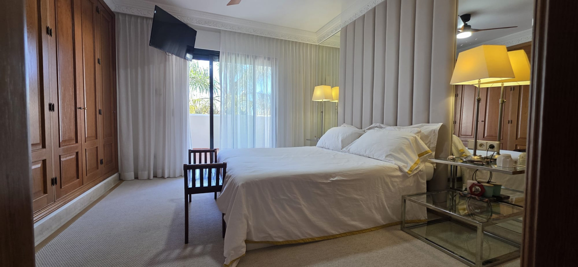Casa de 4 Dormitorios en venta en Milla de Oro, Marbella