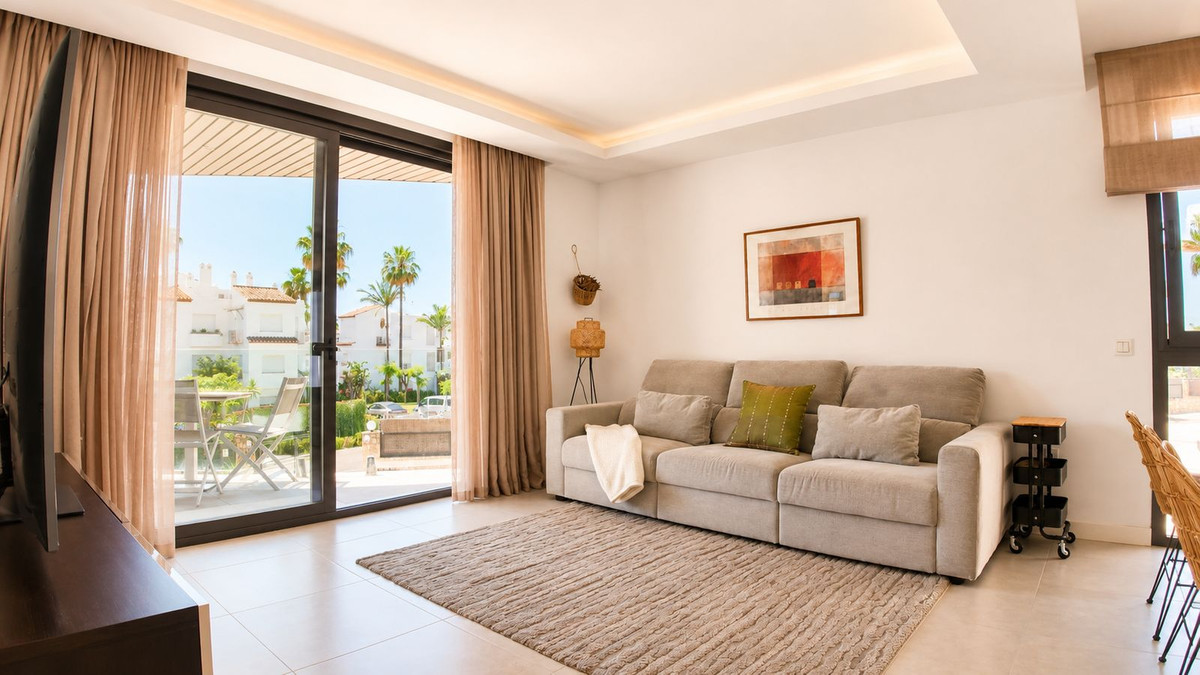 Piso de 2 Dormitorios y 2 Baños en venta en Estepona