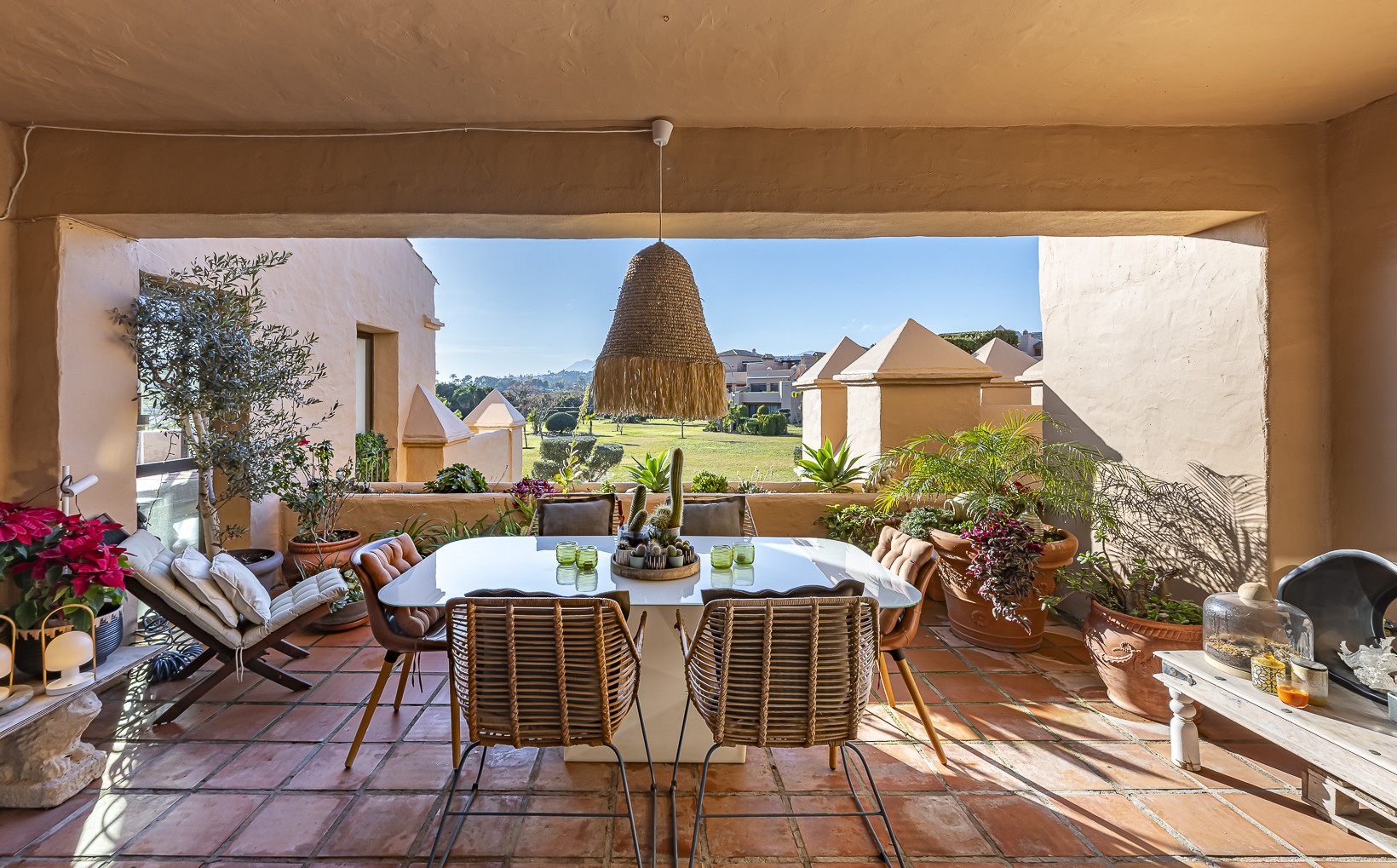 Ático de 3 Dormitorios y 2 Baños en venta en Estepona