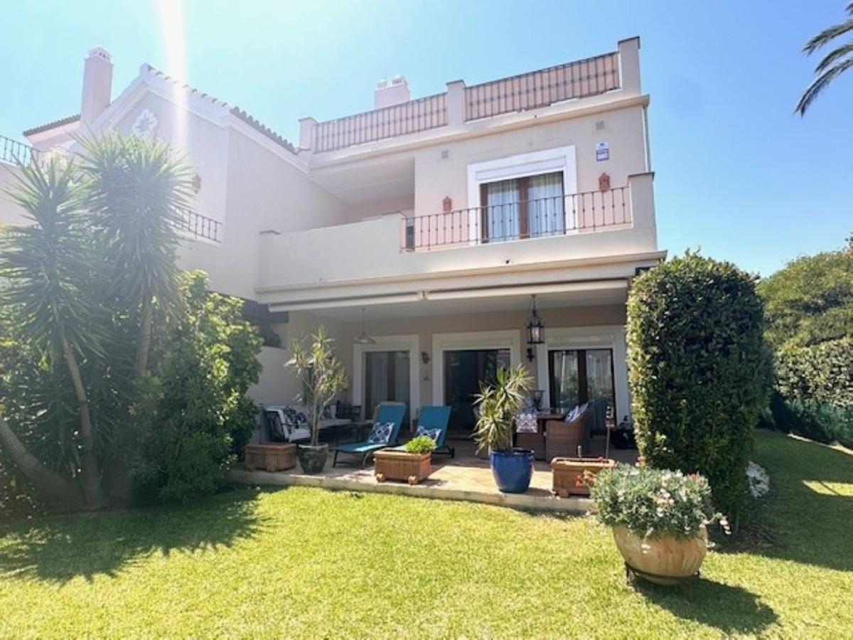 Casa Adosada de 4 Dormitorios y 3 Baños en alquiler vacacional en El Paraíso
