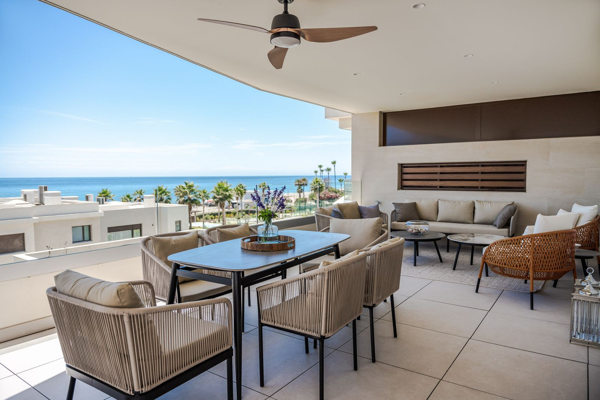 Piso de 3 Dormitorios y 3 Baños en venta en Estepona