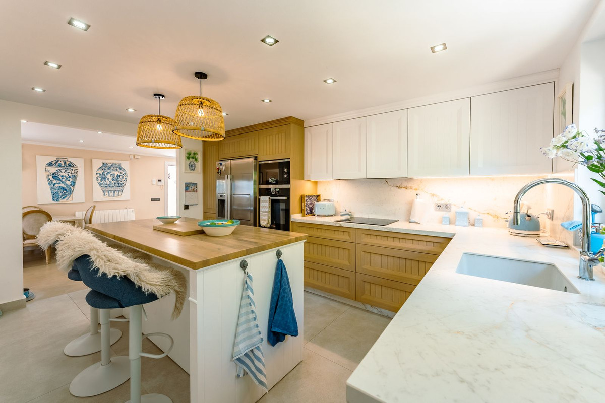 Casa de 4 Dormitorios y 3 Baños en venta en Estepona