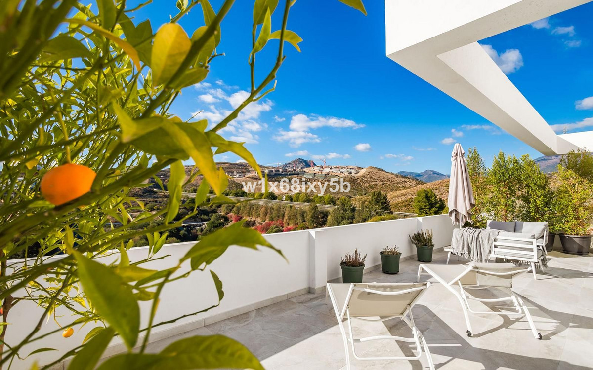5 Bed - Villa for Sale in Benahavis