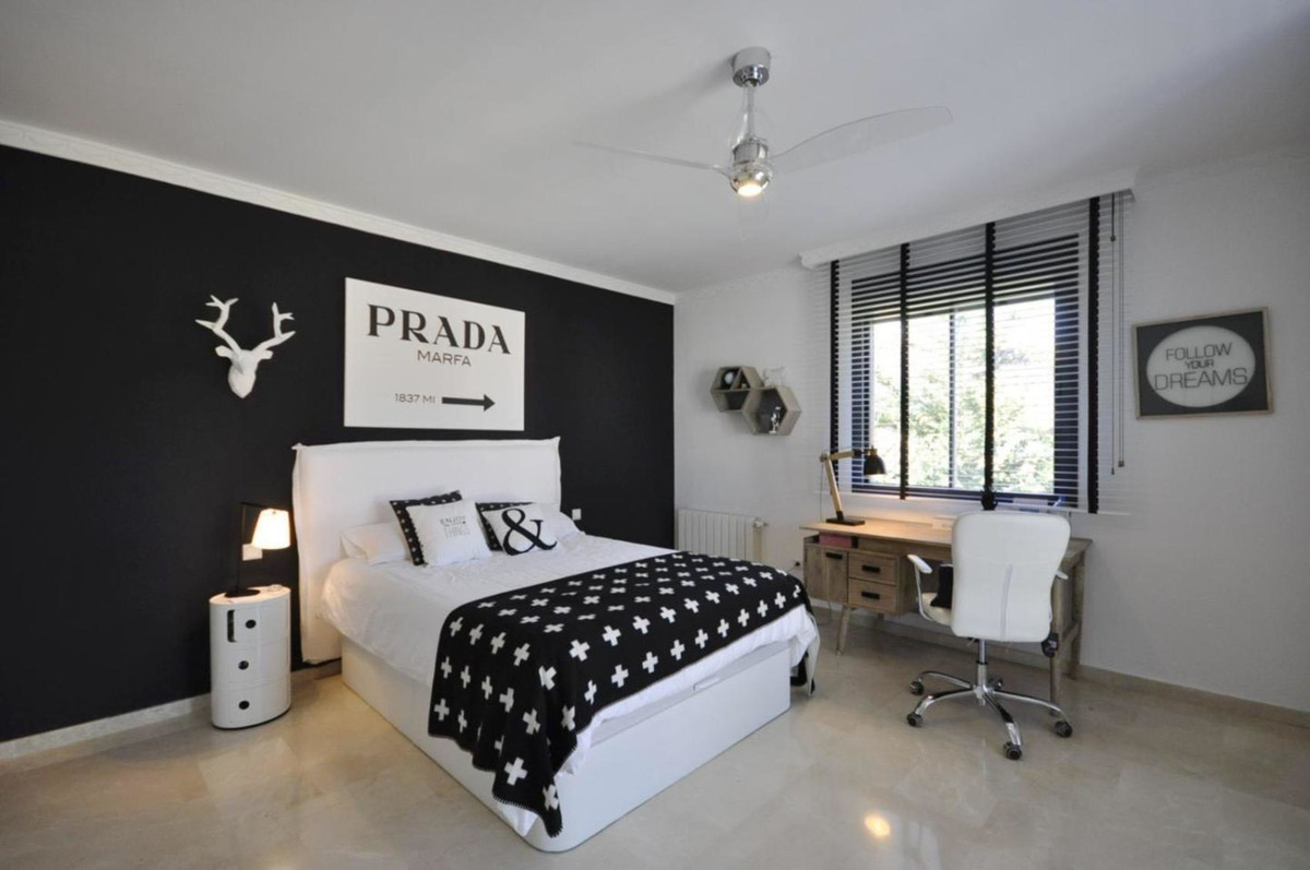 Casa de 6 Dormitorios y 4 Baños en alquiler vacacional en Nueva Andalucía, Marbella