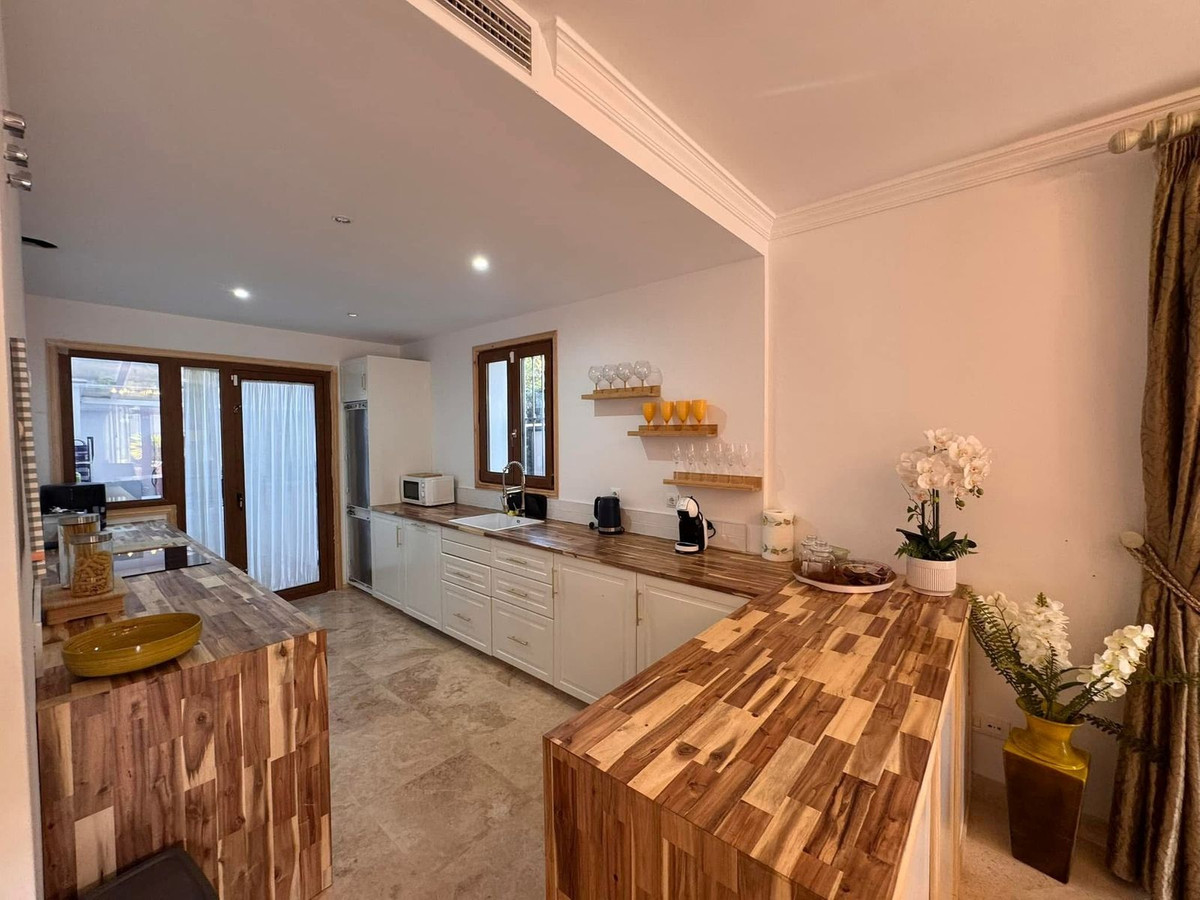 Casa Adosada de 4 Dormitorios y 3 Baños en alquiler vacacional en El Paraíso