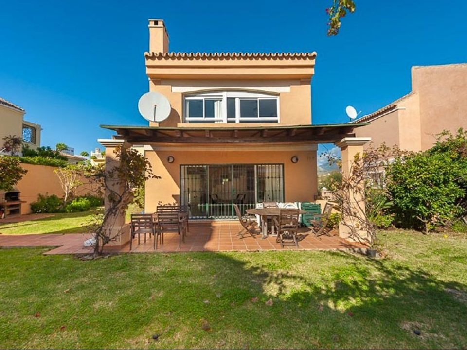 Casa de 4 Dormitorios en alquiler vacacional en Cancelada, Estepona